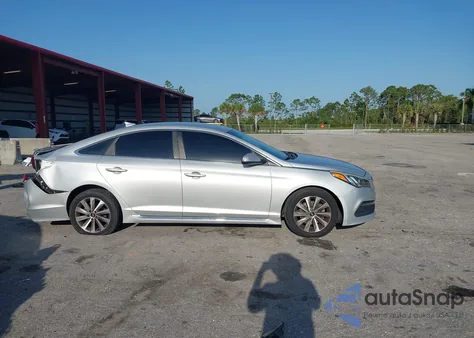 2015 Hyundai Sonata Sport z USA, uszkodzony, nr VIN 5NPE34AF1FH113426